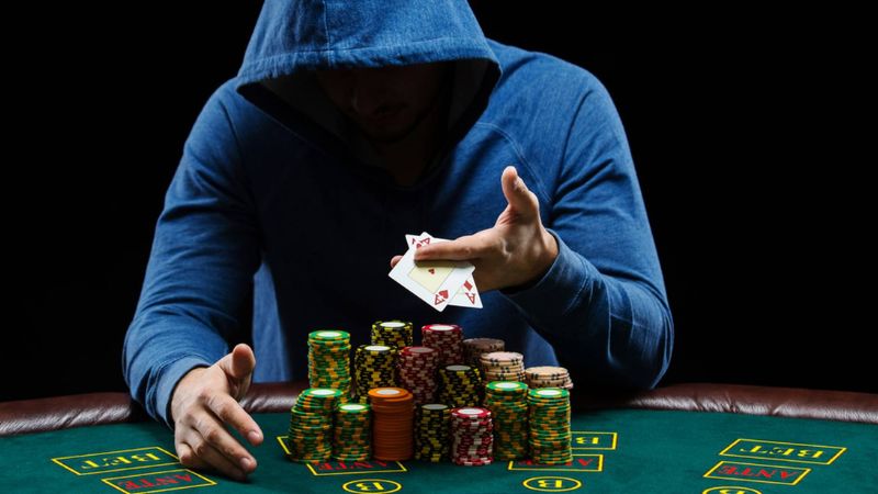 Cách đọc bài Poker - Đoán bài người chơi chuẩn xác tới 90%