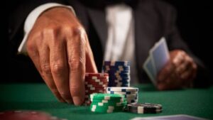 Cách đọc bài Poker - Đoán bài người chơi chuẩn xác tới 90%