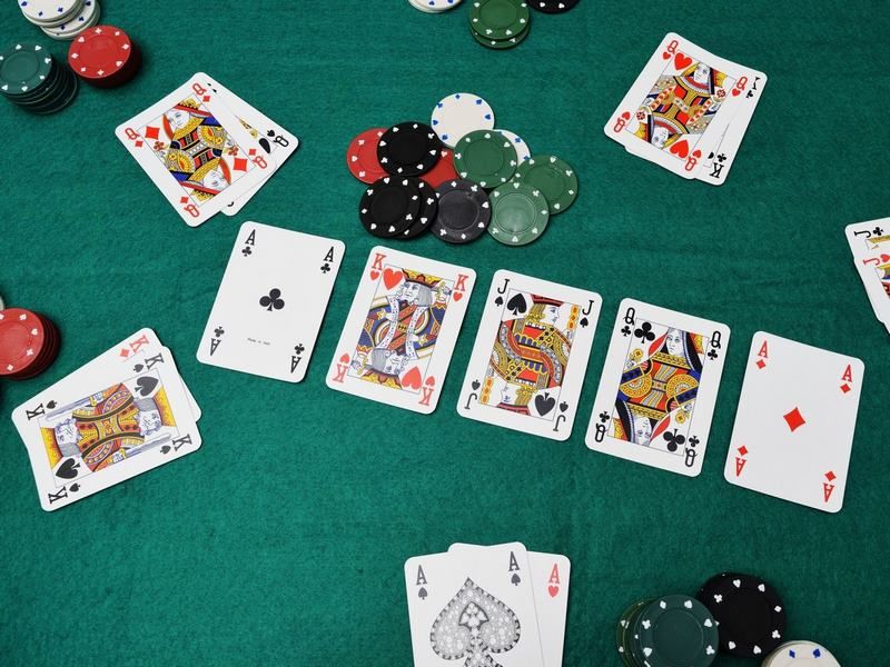 Cách đọc bài Poker - Đoán bài người chơi chuẩn xác tới 90%